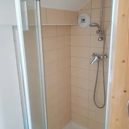 Apartment Recente Au Coeur Des Monts Du Cantal