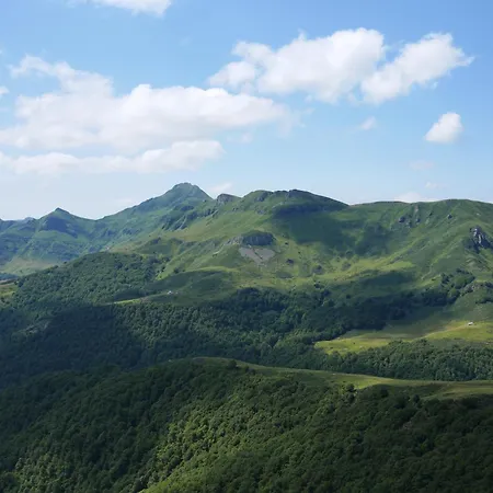 Recente Au Lioran A Proximite Des Remontees Mecaniques * Laveissiere
